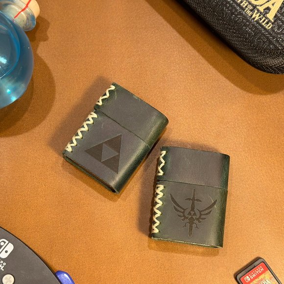 Genuine Leather Zippo Case The Legend of Zelda Tri-force - Picture 1 of 4